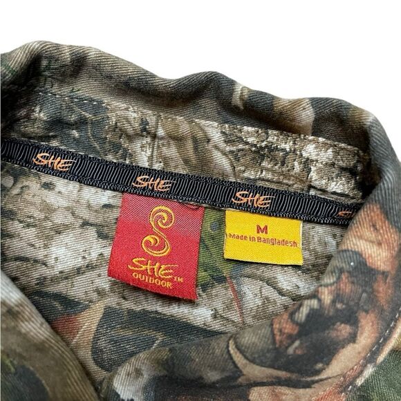 SHE OUTDOOR Long Sleeve Button Down Camo Shirt Size Medium - Picture 5 of 5